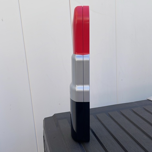 MAC Cosmetic - Red Lipstick Tin - Limited Edition - Picture 14 of 16
